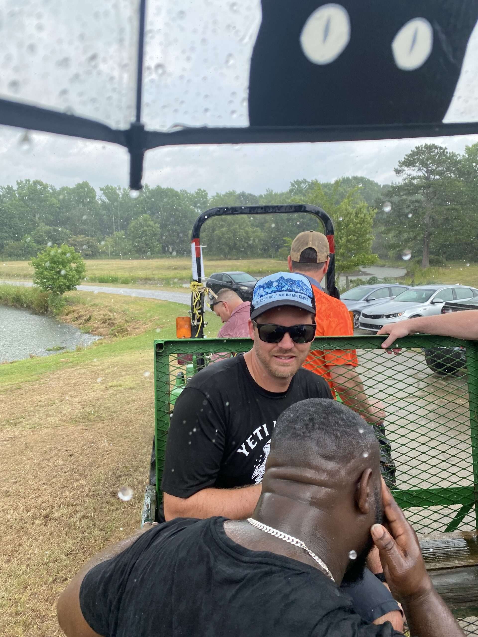 Tractor ride with passengers in the tobacco trailer